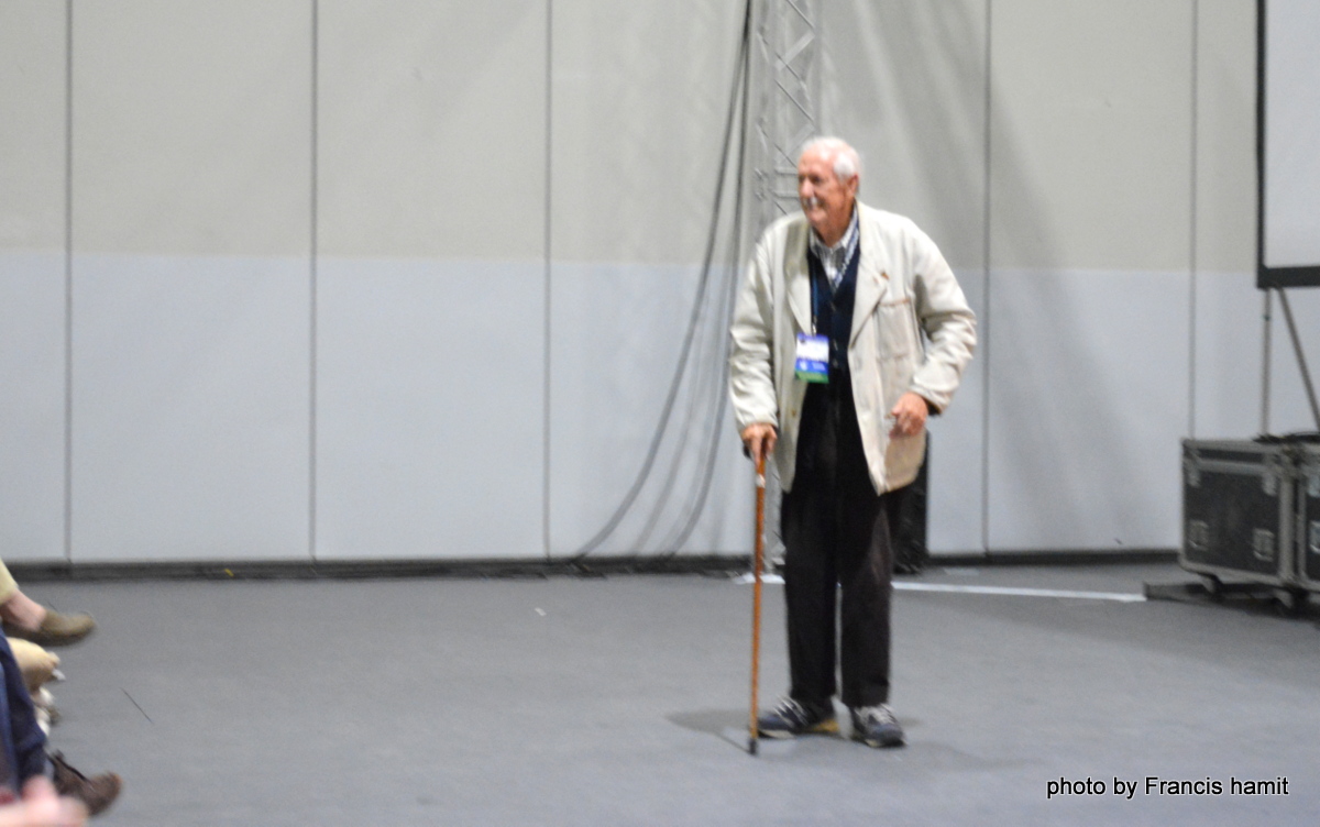 Brian Aldiss being serenaded with "Happy Birthday" at LonCon 3 in 2014.