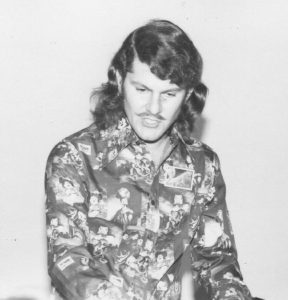 Alan Dean Foster at MidAmeriCon (1976).