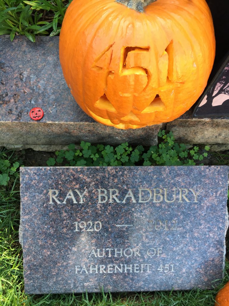 bradbury-haloween-headstone-min